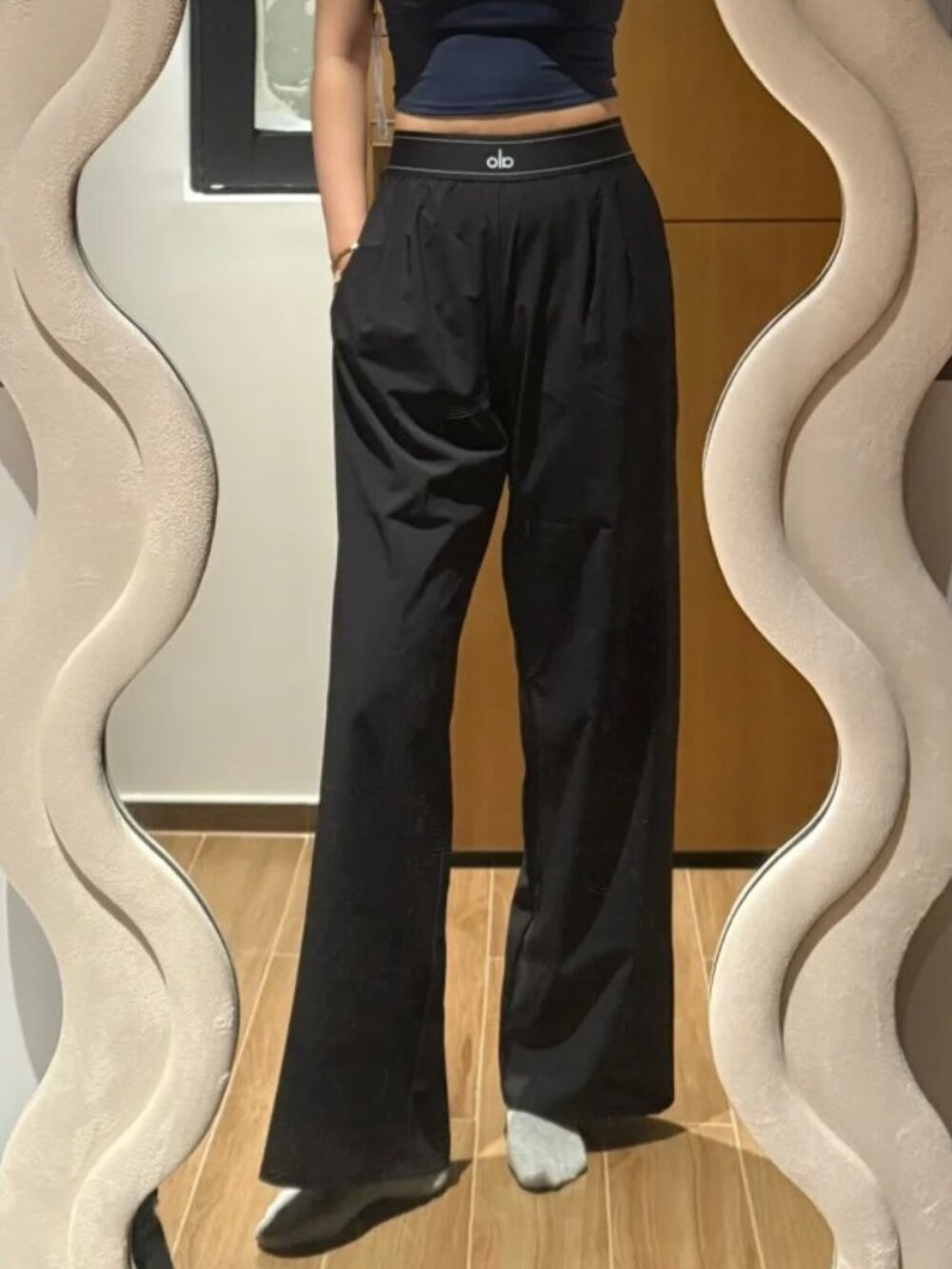 🖤 Brand New Black Alo Yoga Tailored Pants (Regular:30”inseam) 😘 Elevated Basic - Picture 7 of 9